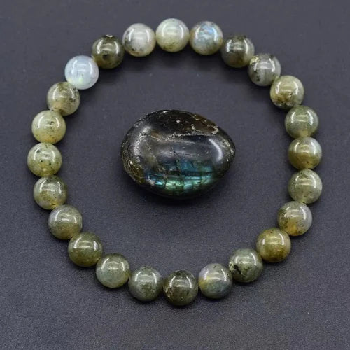 Andrea - Symbolisoi Rakkautta, Hellyyttä, Lojaalisuutta ja Viisautta.